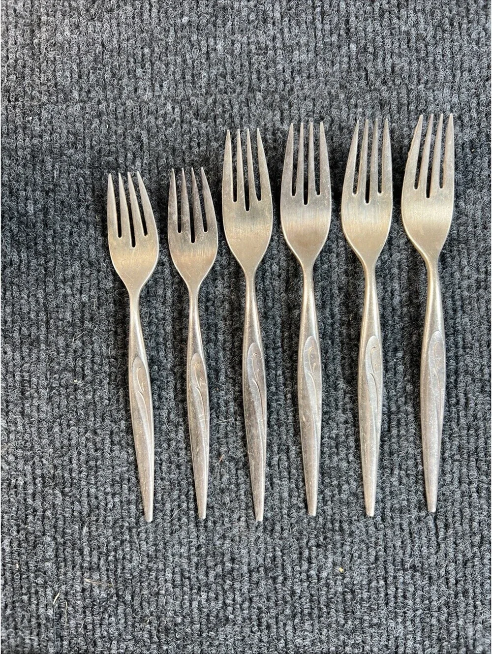 Oneida Community stainless flatware Mixed Set of 6 Forks